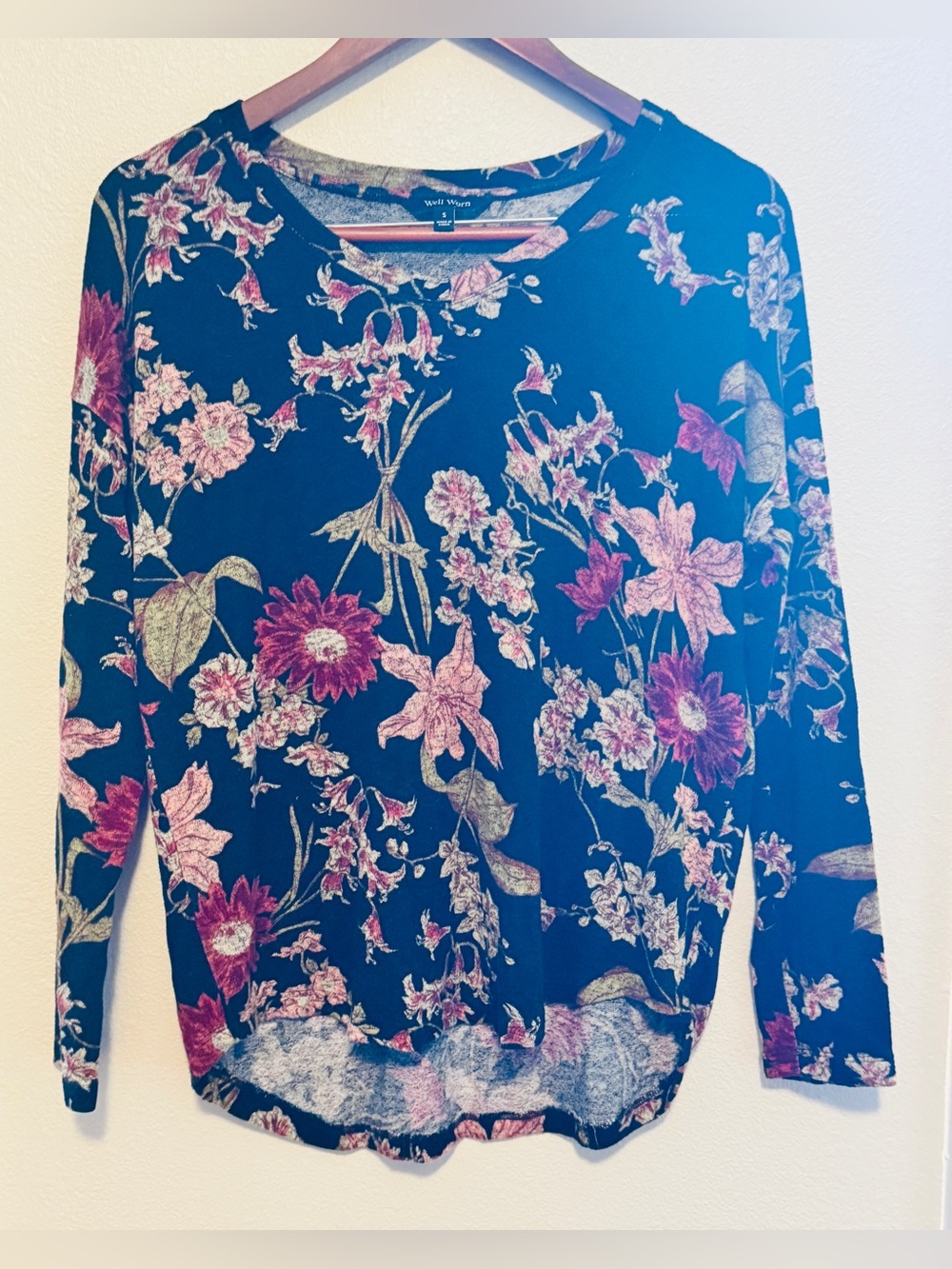 Floral V-Neck Long Sleeve Top Black Boho Lightweight Stretch Brand - Well Worn